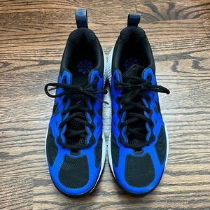 Men’s 10.5 Nike Air Max blue/black sneakers